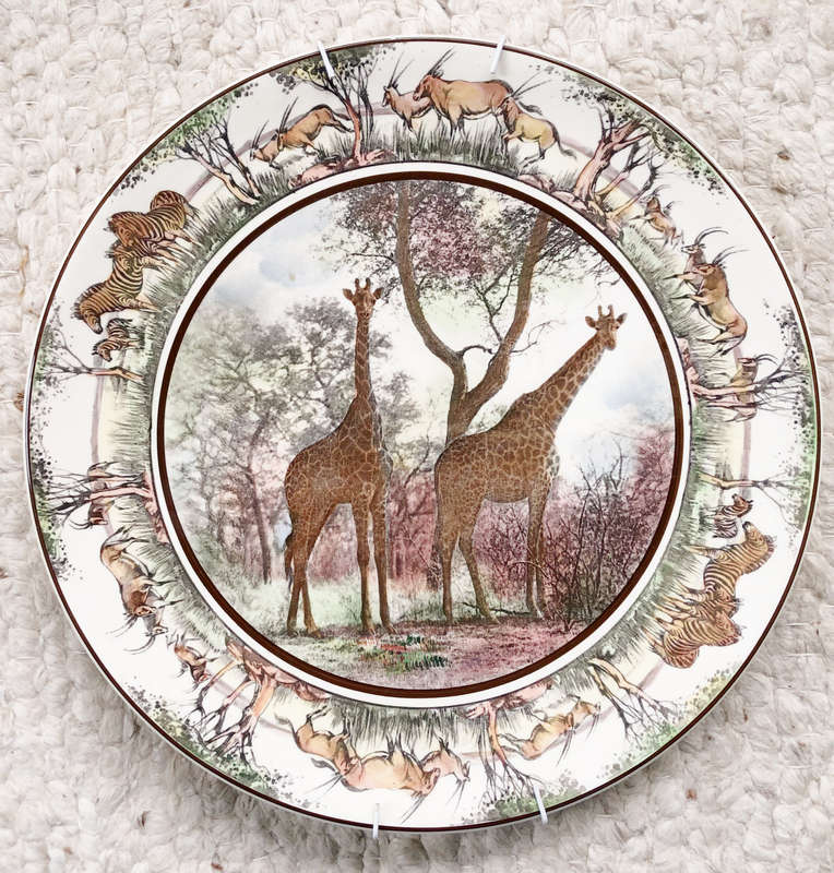 ROYAL DOULTON GIRAFFES AFRICAN SERIES AFRICAN GAME RESERVE CHARGER
