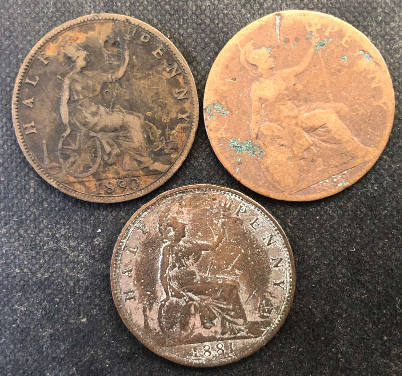 HALF PENNY 1881 1890 1899 UK COLLECTION OF THREE