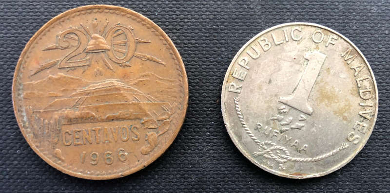 MALDIVES 1982 1 Rufiyaa & MEXICO 1966 20 Centavos Collection of two World Coins