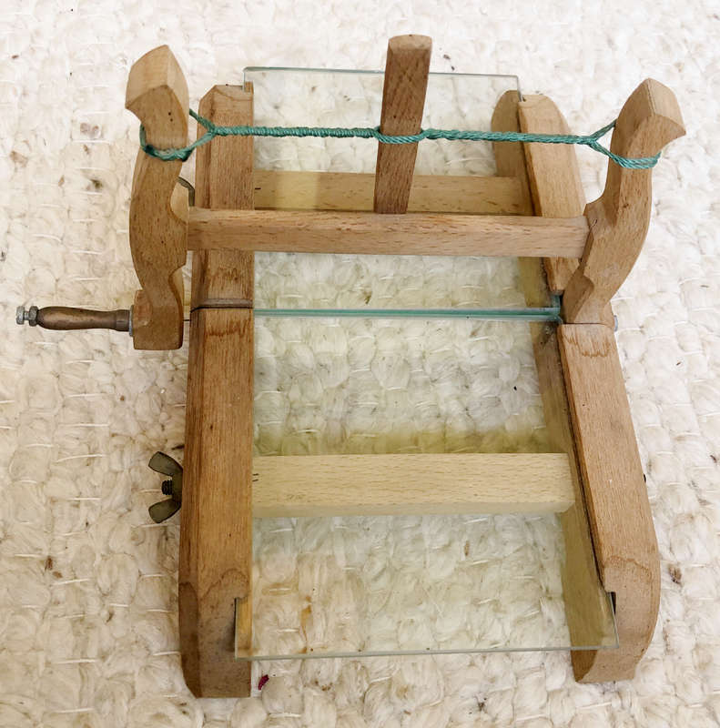 CHEESE CUTTER VINTAGE BEECHWOOD WITH CAPSTAN WINCH