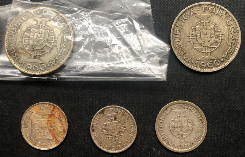 Silver Mocambique Mozambique 20 Escudos x 2 1960 2.5 Escudos 1951 & 5 Escudos 1960 2.5 Escudos 1965