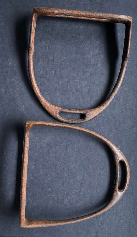 STIRRUPS PAIR VINTAGE