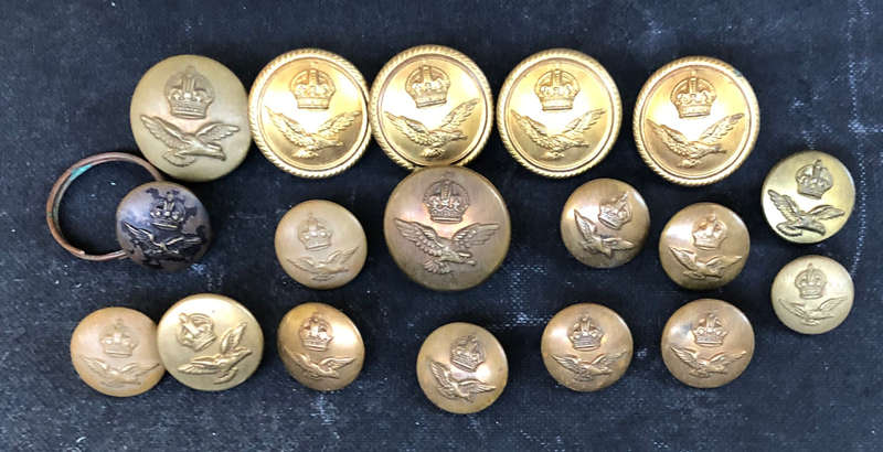 MILITARY AIR FORCE VINTAGE COLLECTION OF 18 BRASS UNIFORM BUTTONS WITH KINGS CROWN