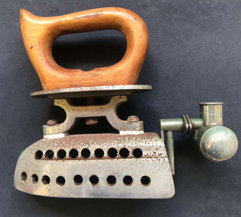 IRON CLOTHING ANTIQUE FELDMEYER SPIRIT SAD IRON CIRCA EARLY 1900'S WITH TYPICAL BEECH HANDLE