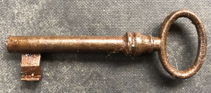 KEY GEORGIAN WIRE BOW CIRCA 1800'S SOLID CAST IRON