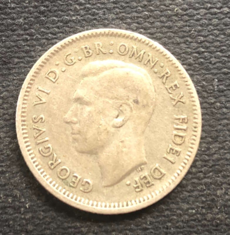 SIXPENCE AUSTRALIA SILVER 1952 LOW MINTAGE