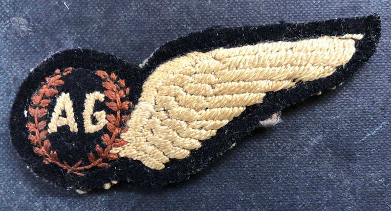 MILITARY AIR FORCE AIR GUNNER HALF BREVET WWII - WORN BY BRAVE MEN WITH A LIFE EXPECTANCY 4 FLIGHTS!