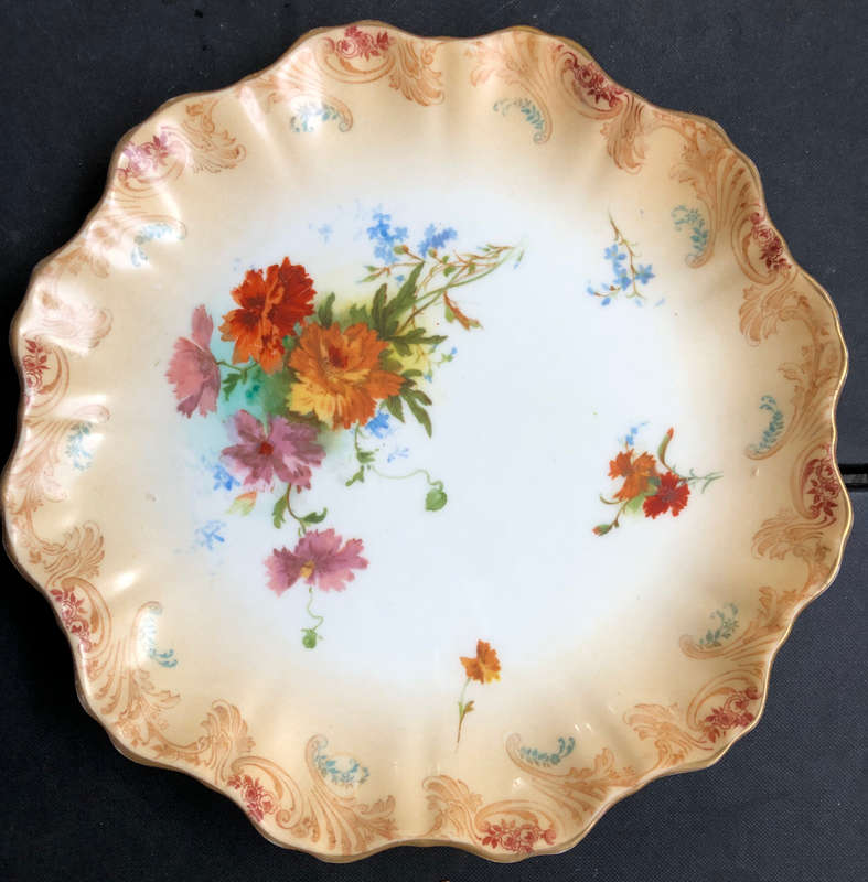 DOULTON BURSLEM SCALLOPED CABINET PLATE CIRCA 1887