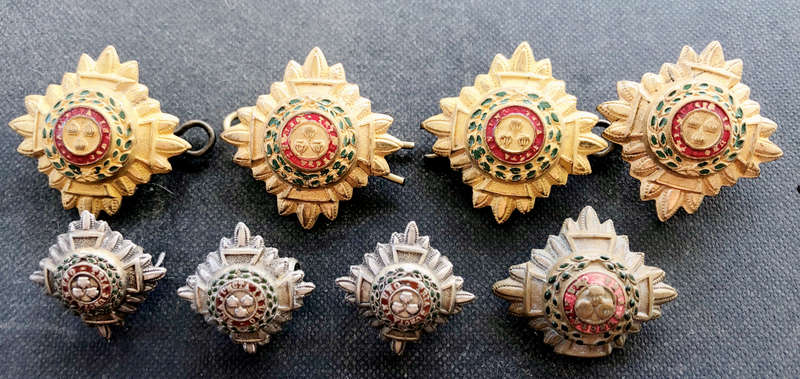 MILITARY BRITISH ARMY 8 TRIO JUNCTA IN UNO 'PIP' OFFICERS RANK BADGES