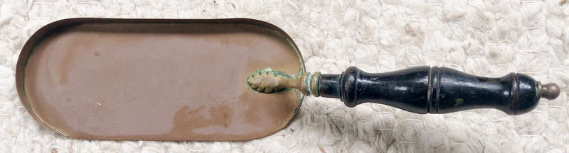 BRASS CRUMB TRAY CIRCA 1800'S WITH TYPICAL TURNED WOODEN HANDLE OF THE PERIOD