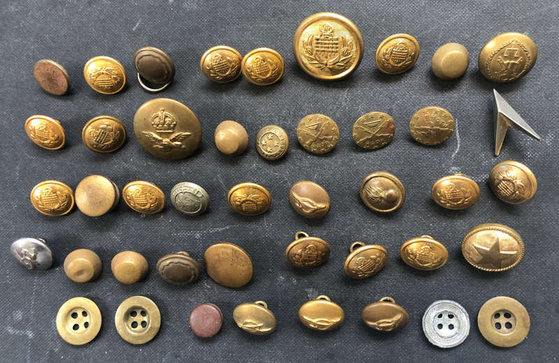 MILITARY AND OTHER VINTAGE BUTTONS LARGE COLLECTION VARIOUS