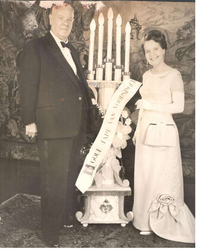 Dr H F Verwoerd en Tannie Betsie  --  Foto waarskynlik tydens hul Goue Bruilof