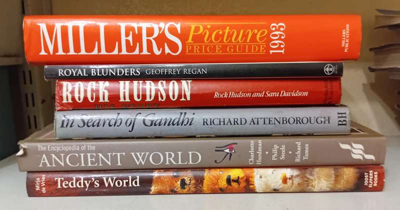 Large Format Non Fiction Books   ---  Groot 5