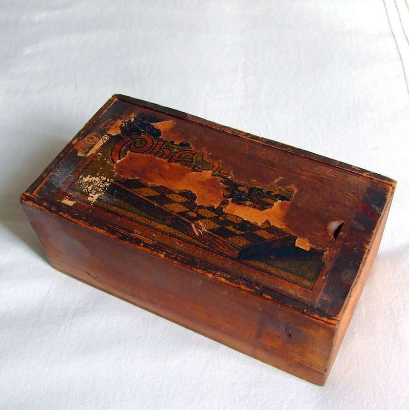 Vintage boxed Staunton style Chess set and Board. King 70mm, Complete.