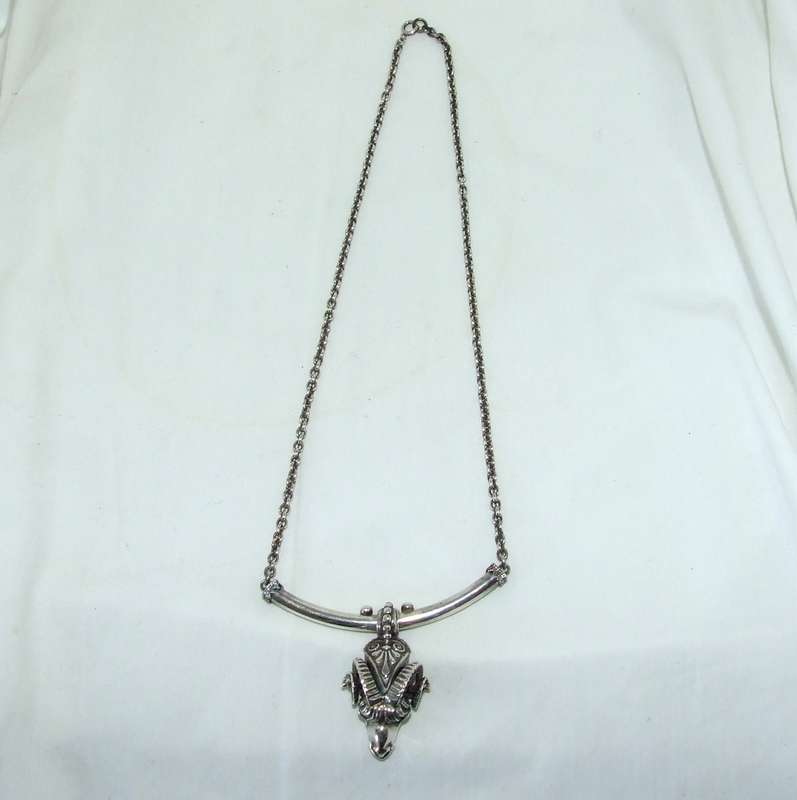 Vintage 925 Silver Ram`s Head pendant with bar and chain