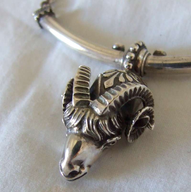 Vintage 925 Silver Ram`s Head pendant with bar and chain