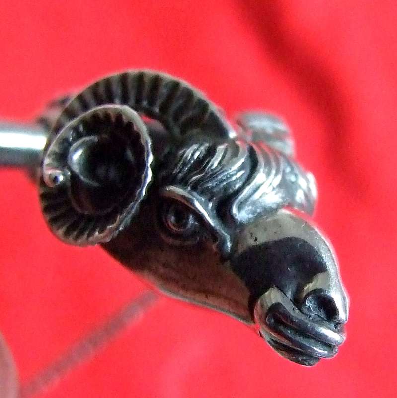 Vintage 925 Silver Ram`s Head pendant with bar and chain