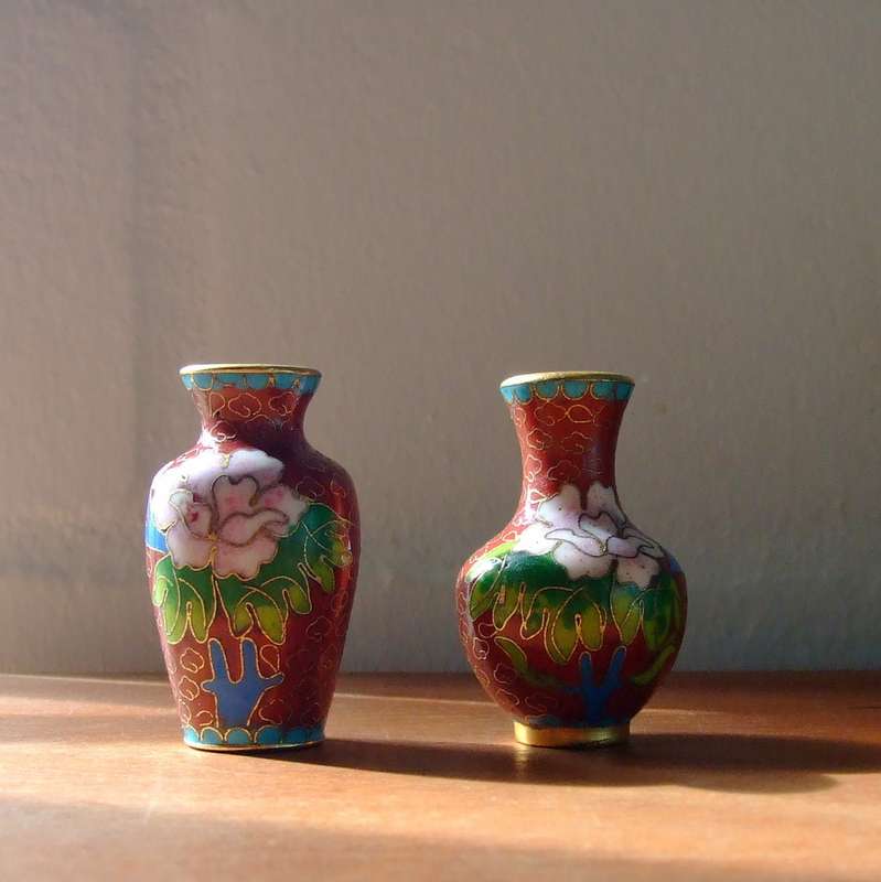Two beautiful vintage brass and enamel cloisonne miniature vases in great condition