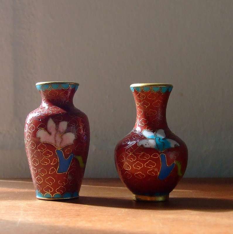 Two beautiful vintage brass and enamel cloisonne miniature vases in great condition