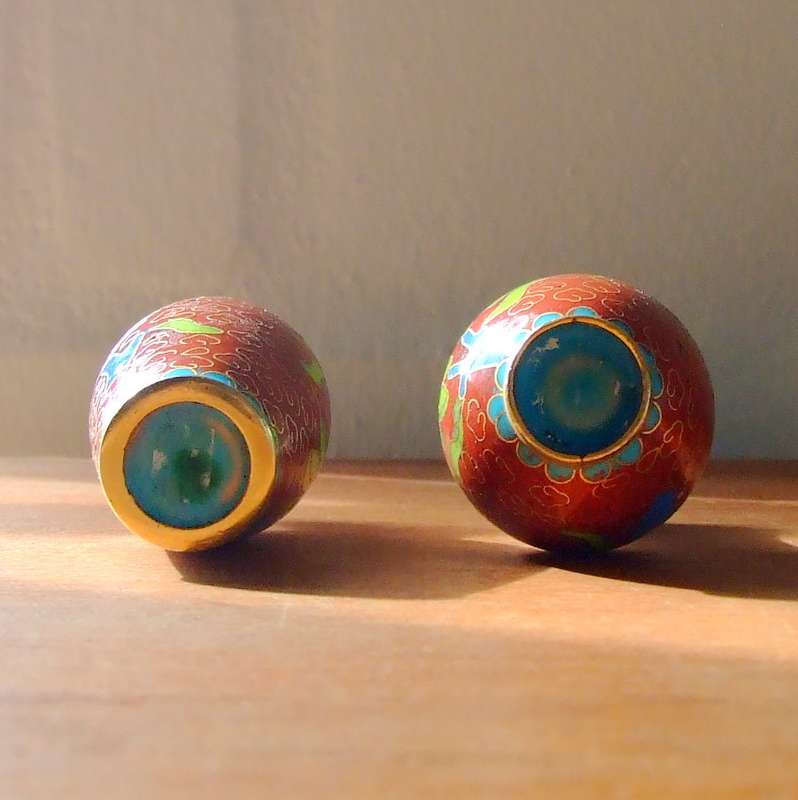 Two beautiful vintage brass and enamel cloisonne miniature vases in great condition
