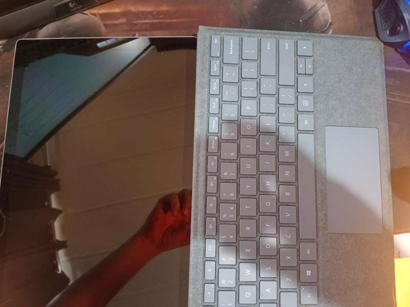 Microsoft surface Pro 7 - i7, 512GB , 16GB Ram with extras