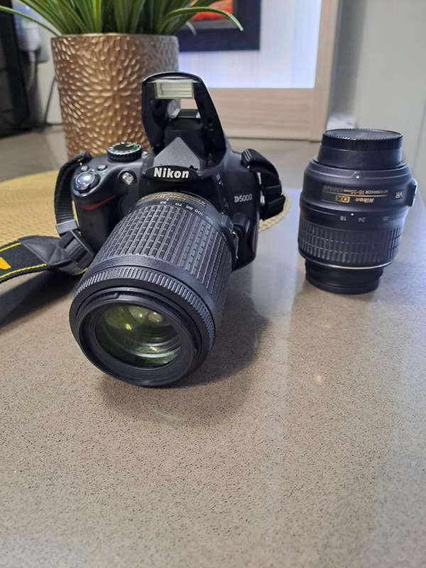 Nikon D5000