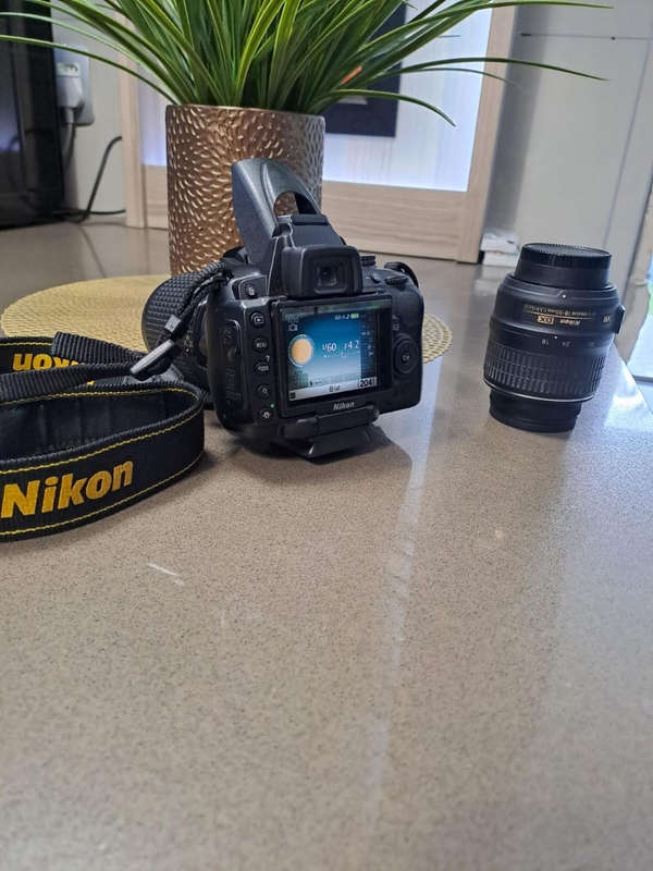 Nikon D5000