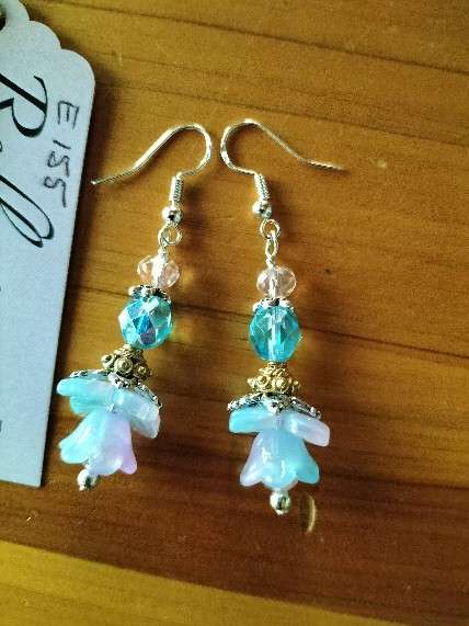 Sterling silver crystal flower earrings. E155