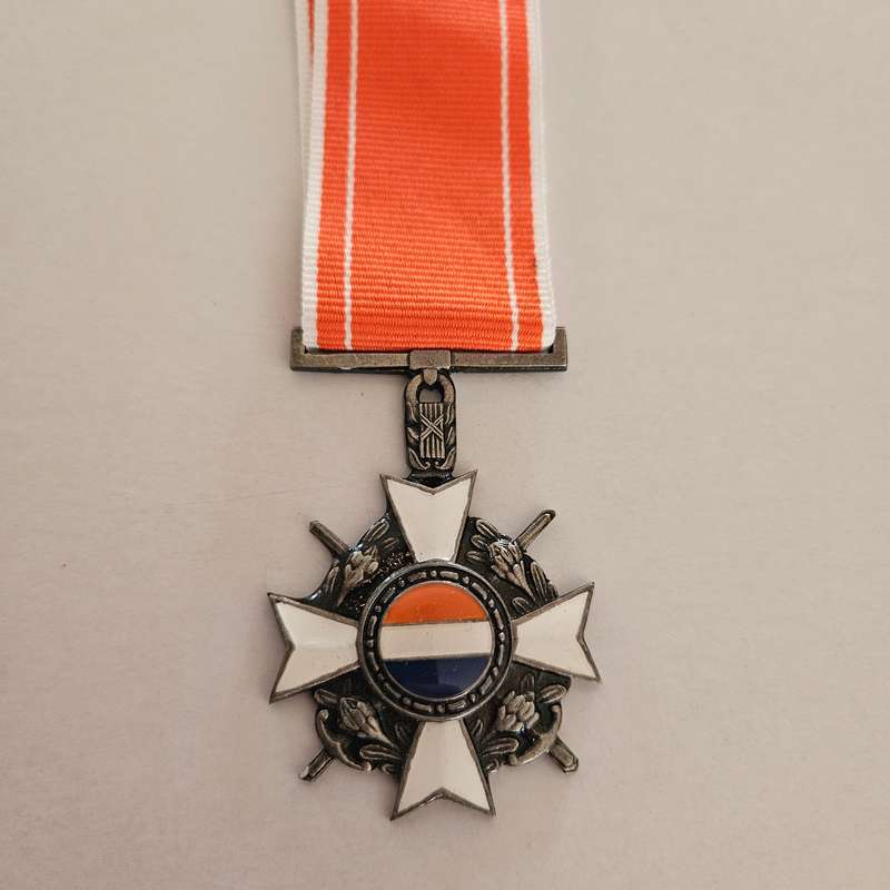 Honoris Crux Silver