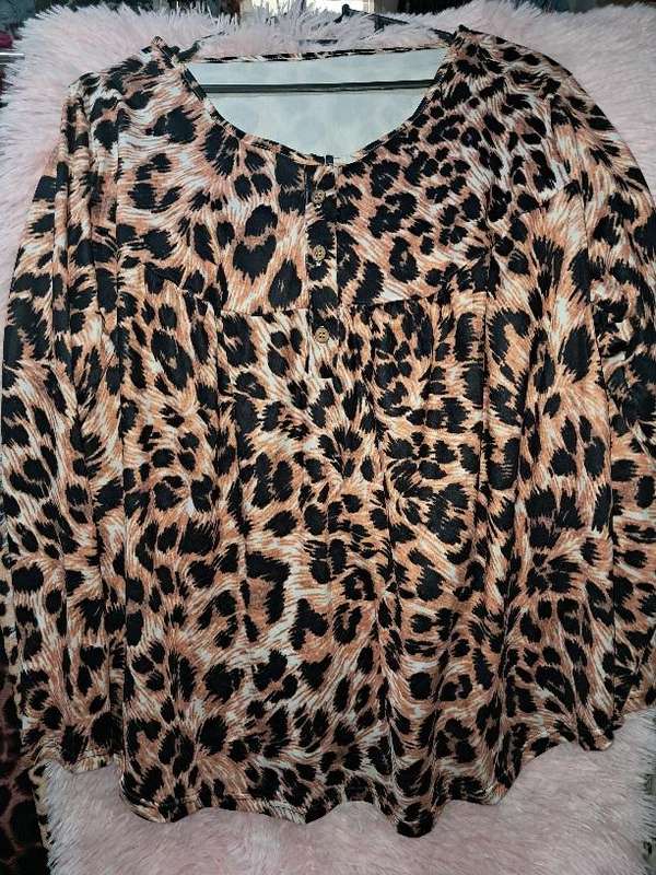 Stunning long sleeve Top:  2XL