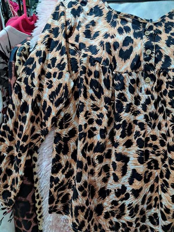 Stunning long sleeve Top:  2XL