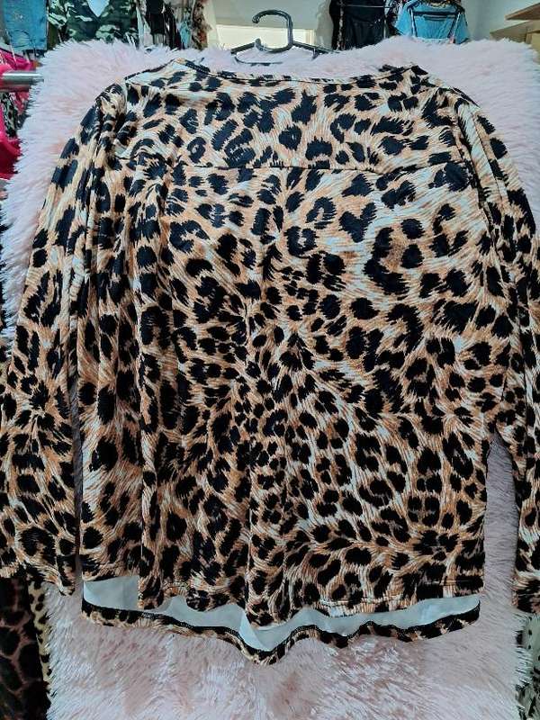 Stunning long sleeve Top:  2XL