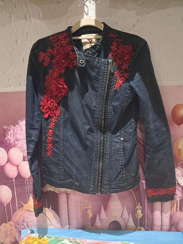 Denim Jacket : XS