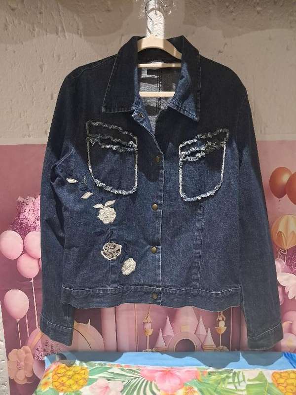 Denim Jacket : Med