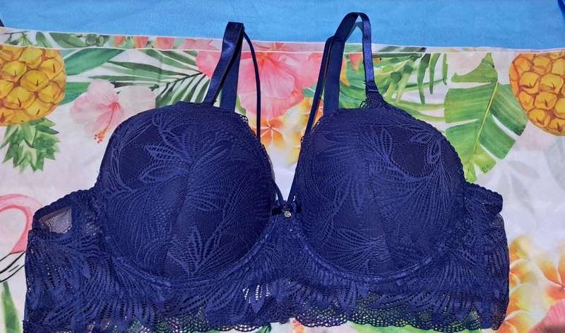 Bra:  46D