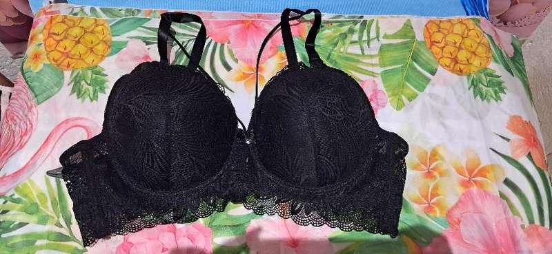 Bra:  46D