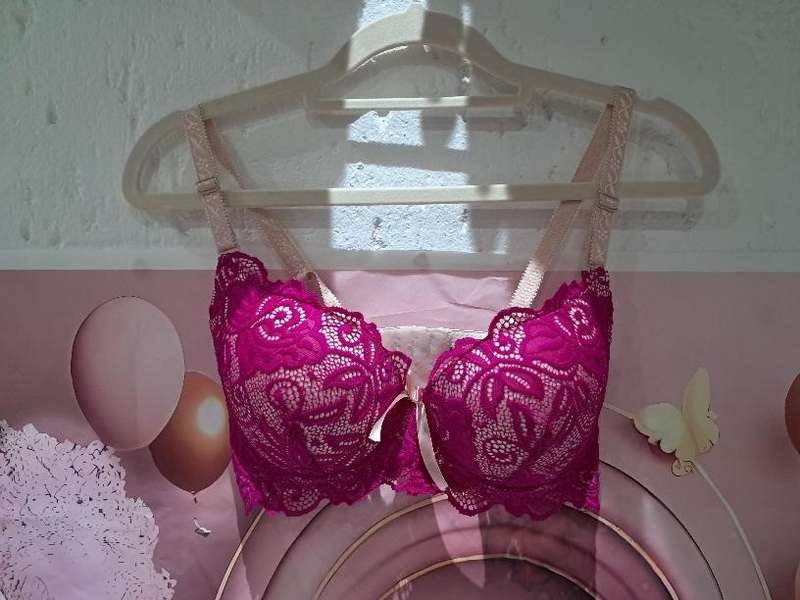 Bra:  36B