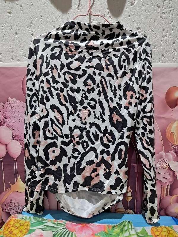 Leopard printed  Top: XL