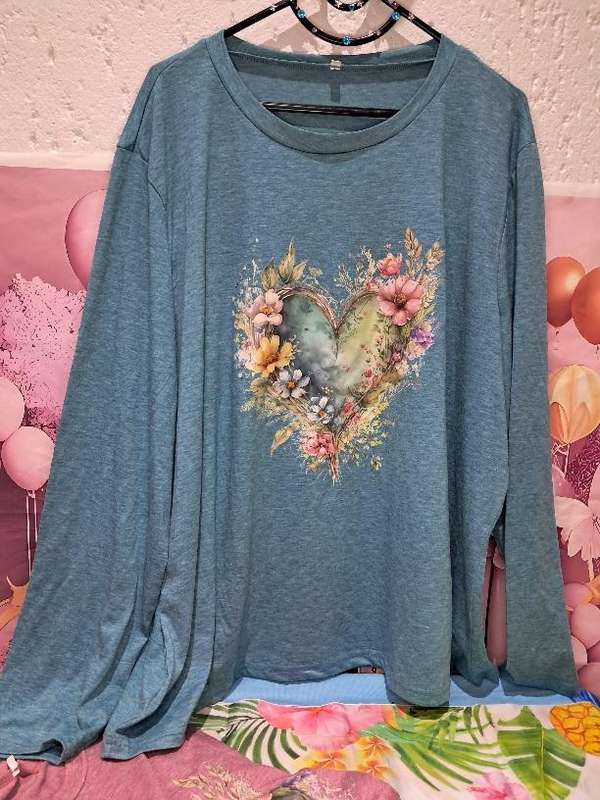 Stunning long sleeve  Top: 4XL