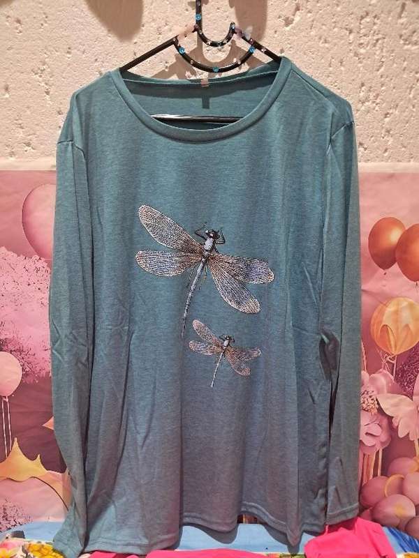 Stunning long sleeve  Top: 2XL