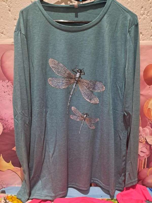 Stunning long sleeve  Top: 2XL