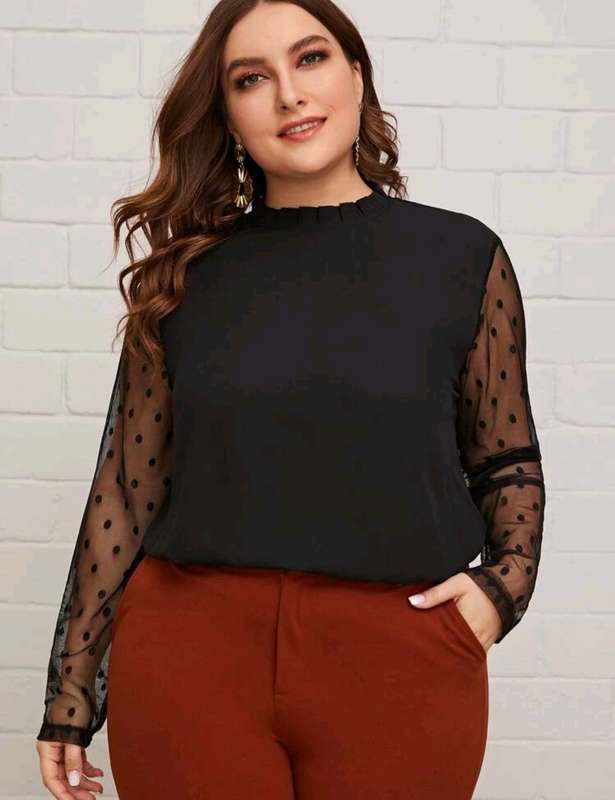 Stunning  Top:  1XL