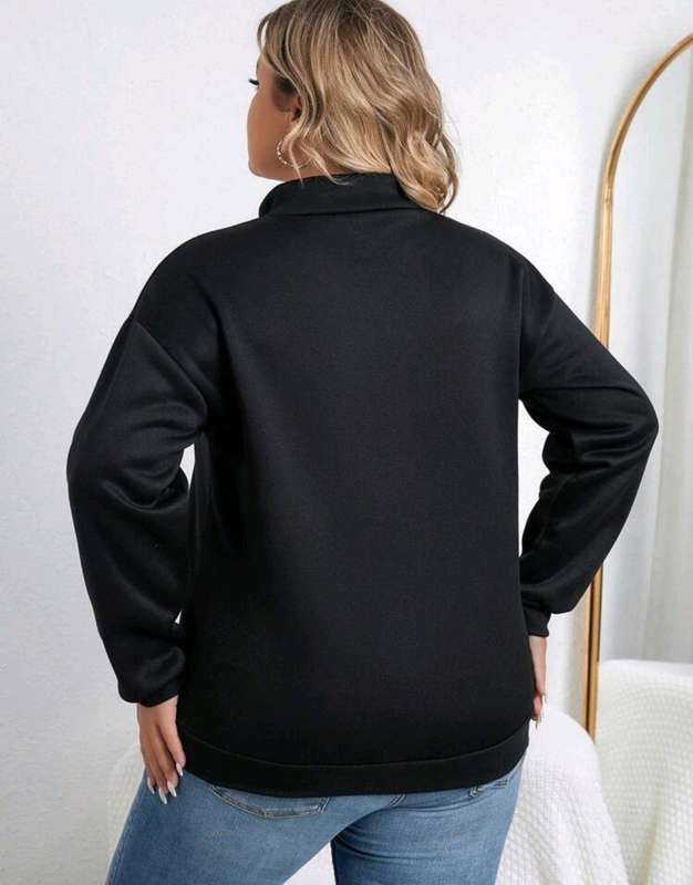 Stunning  Sweatshirt:  1XL