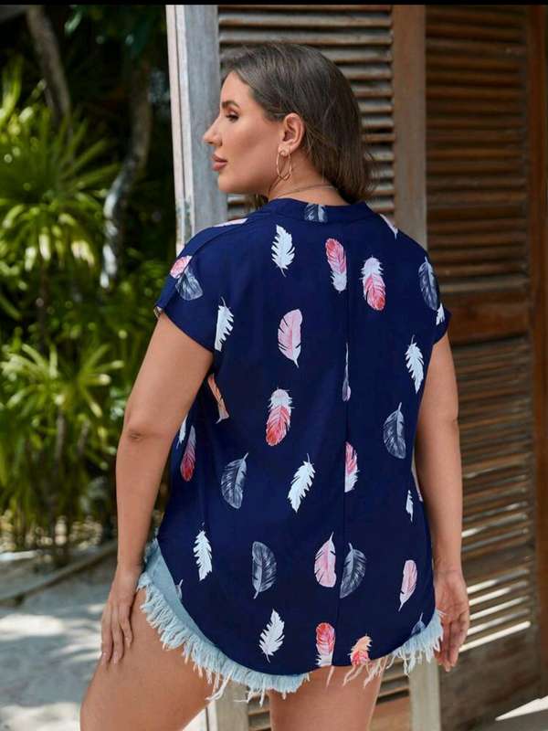 Stunning Top: 4XL