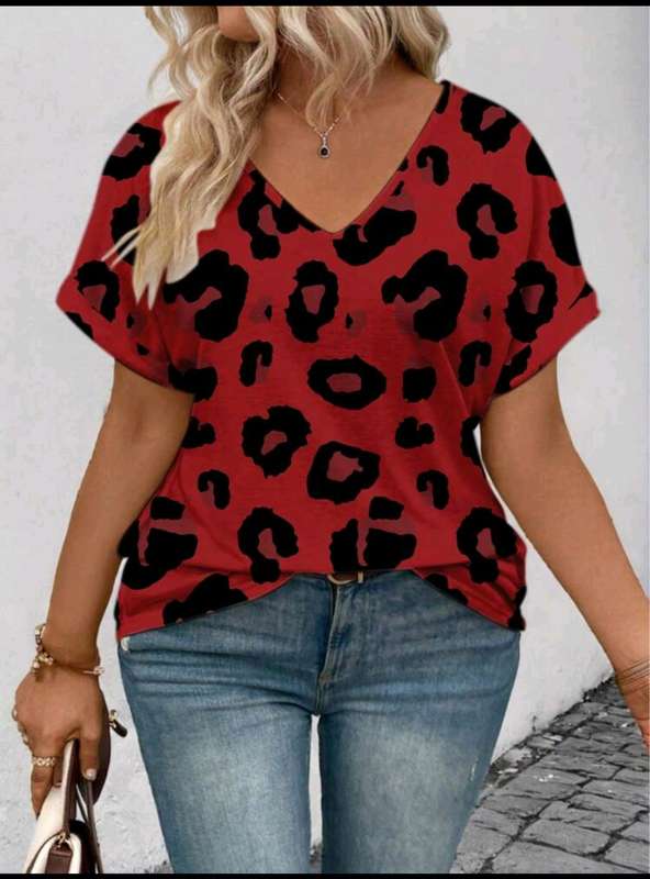 Stunning  Top:  4XL