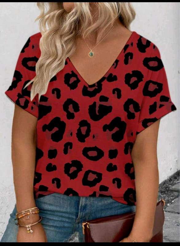 Stunning  Top:  4XL