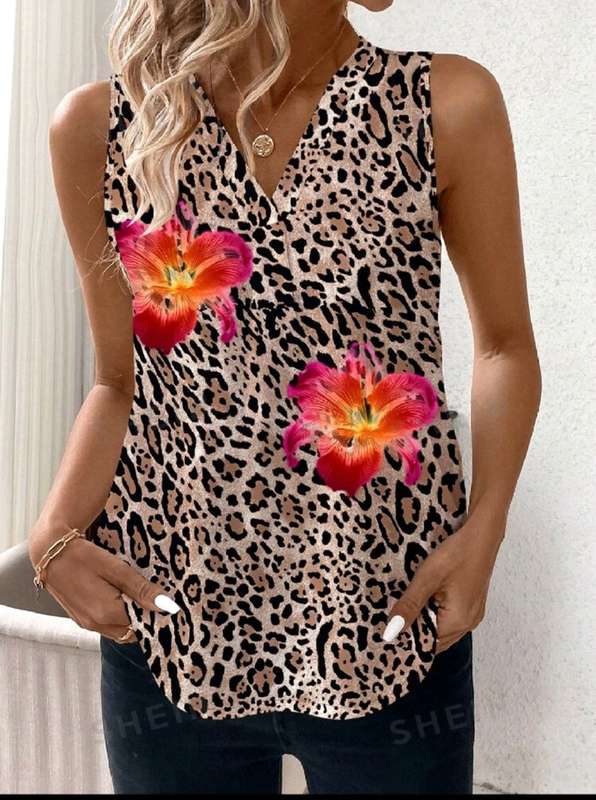 Stunning  Top:  XXL