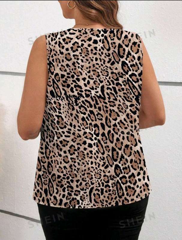Stunning  Top:  XXL