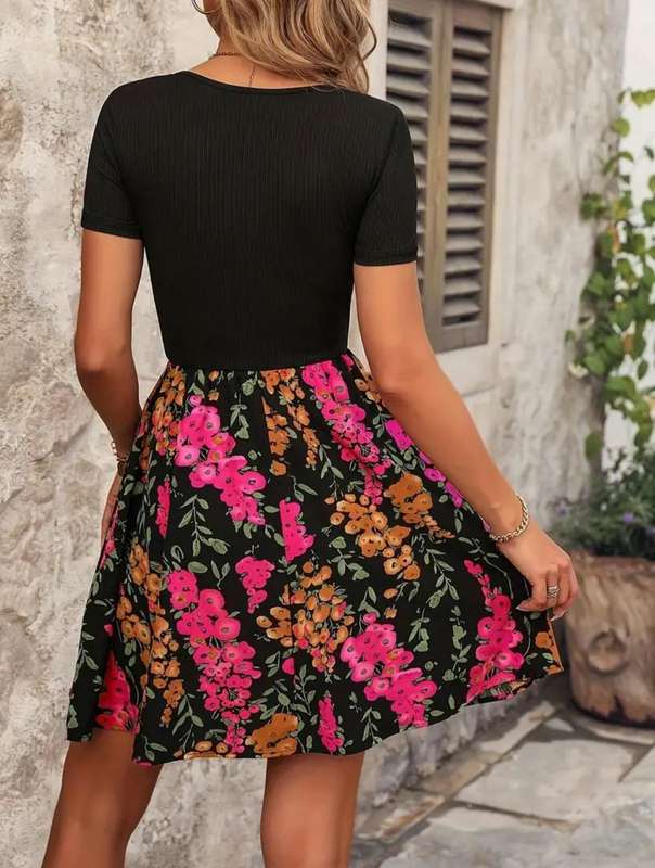 Black Dress: Large