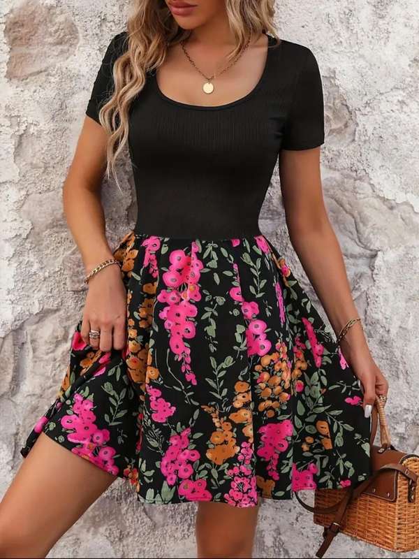 Black Dress: Large
